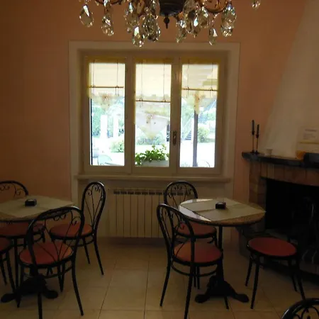 Aparthotel Margherita Lake Maggiore